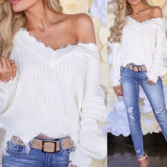 Last !! Ivory Fringe Sweater S M L - Picture 2 of 3